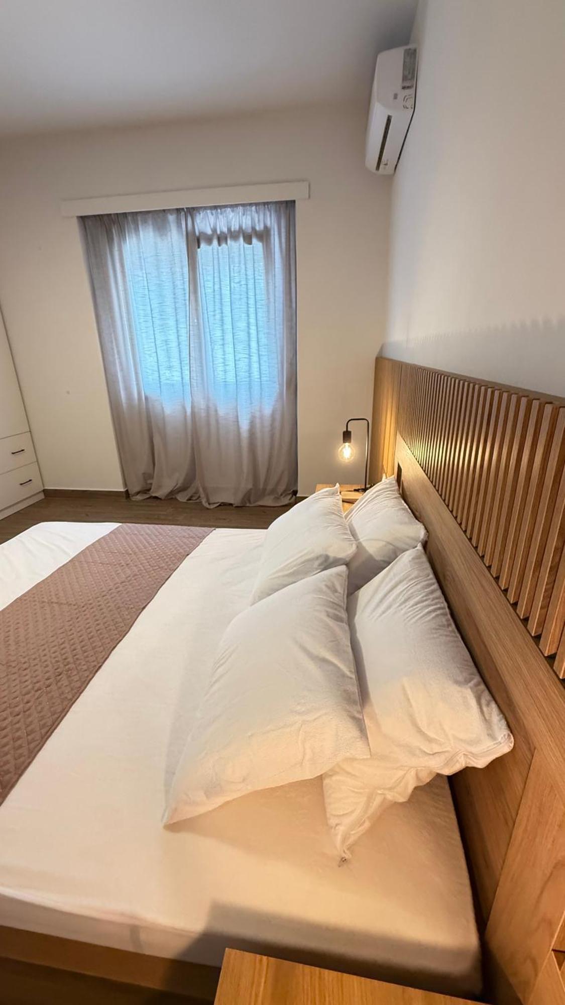 Ellinfos Aparthotel Hanioti Eksteriør billede